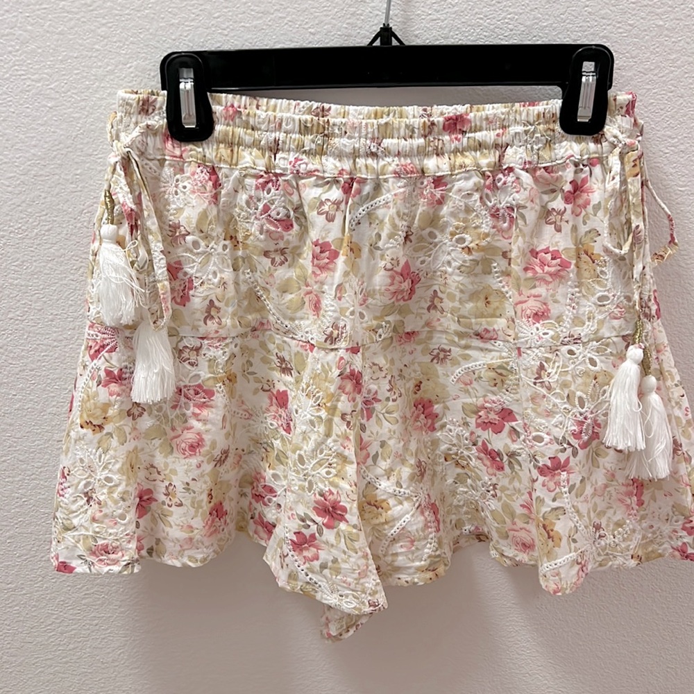 Floral Embroidery Short with tassel Detail